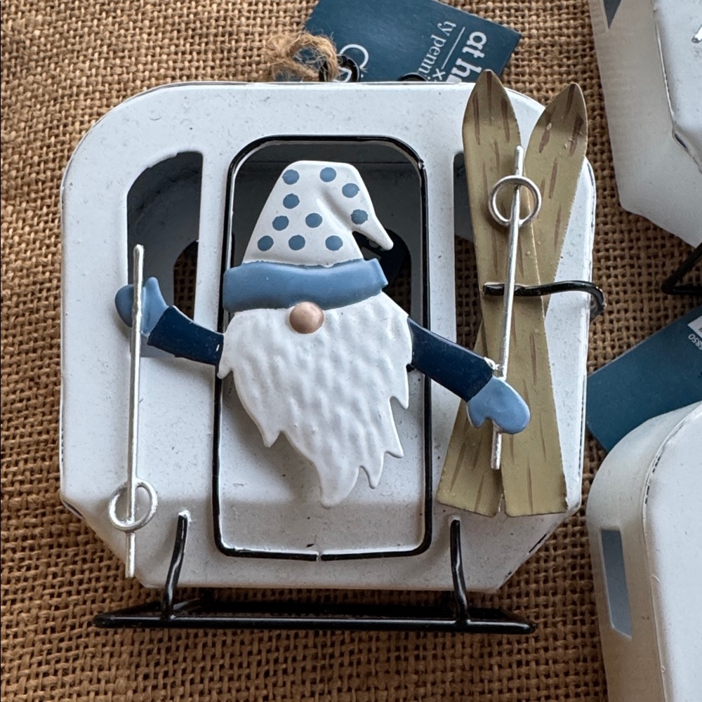 Christmas Gnome Ornaments Snow Set of 6 New with tags! NWT at home - Picture 2 of 3